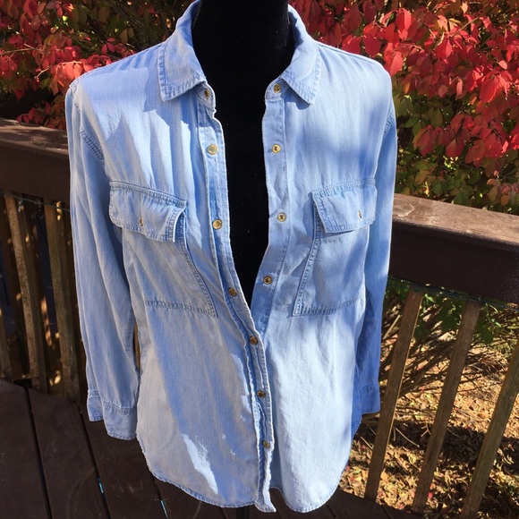 ✅SOLD✅Michael Kors chambray denim shirt - Picture 2 of 7
